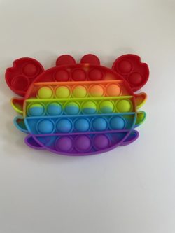 Rainbow crab pop it
